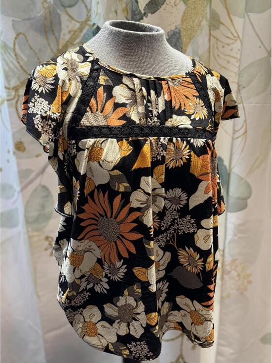 melloday Tops - Black Floral Print Short Sleeve Blouse with Lace Detail Melloday M